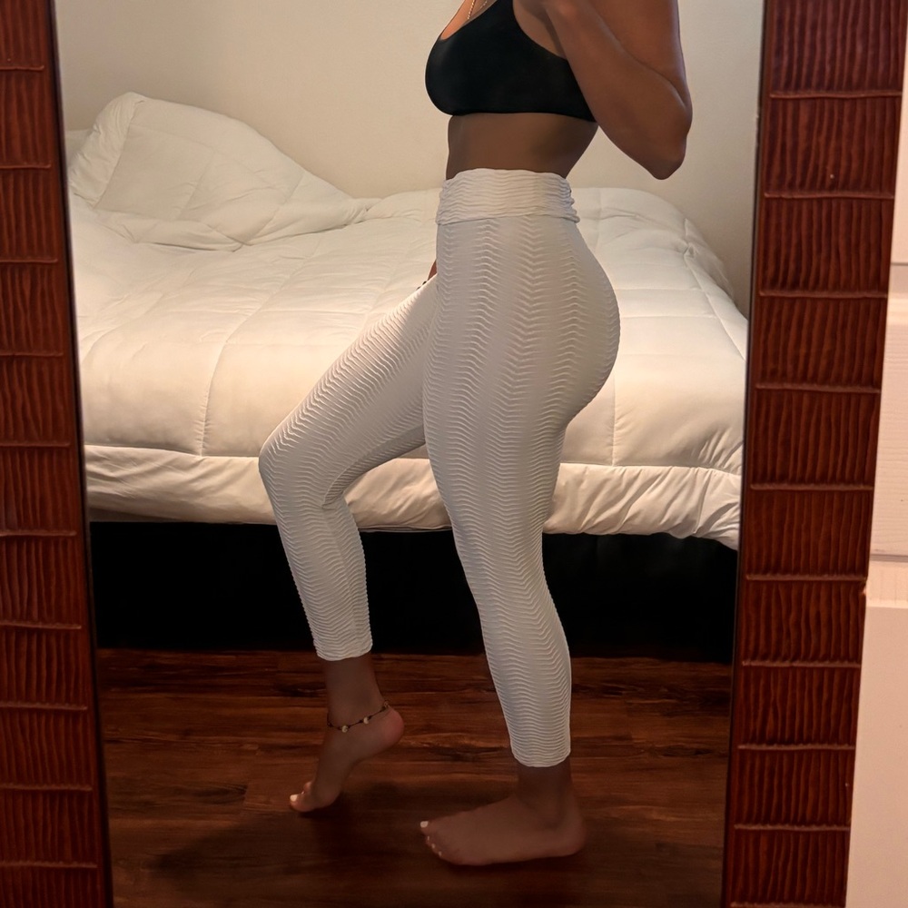 Marlin Azevedo fitness - White leggings from Brazil